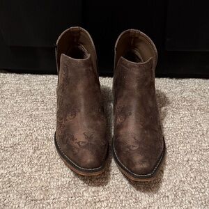 Roper Brown Distressed Leather Ankle Booties with Subtle Embossing